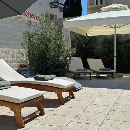 Villa Tm With Private Heated Pool, Poolhouse & Private Garage Милна Экстерьер фото