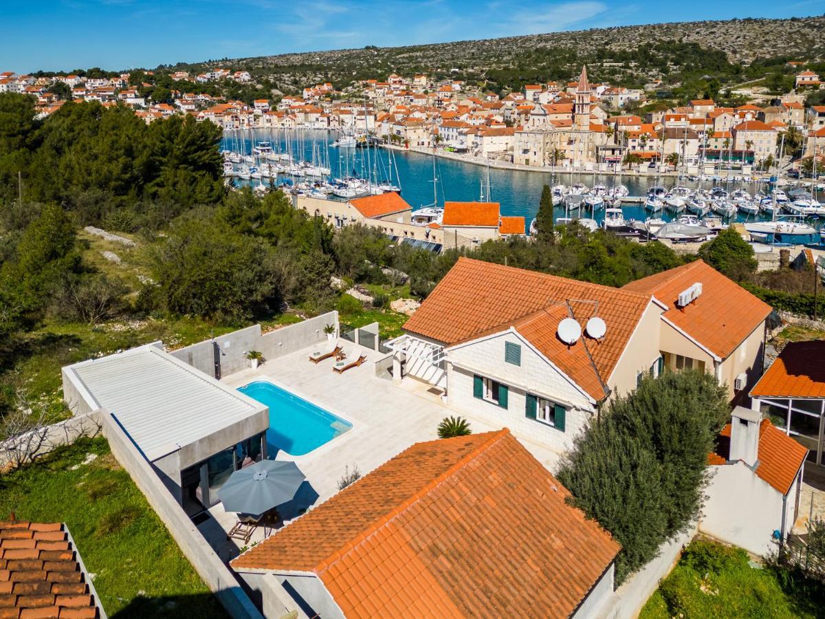 Villa Tm With Private Heated Pool, Poolhouse & Private Garage Милна Экстерьер фото