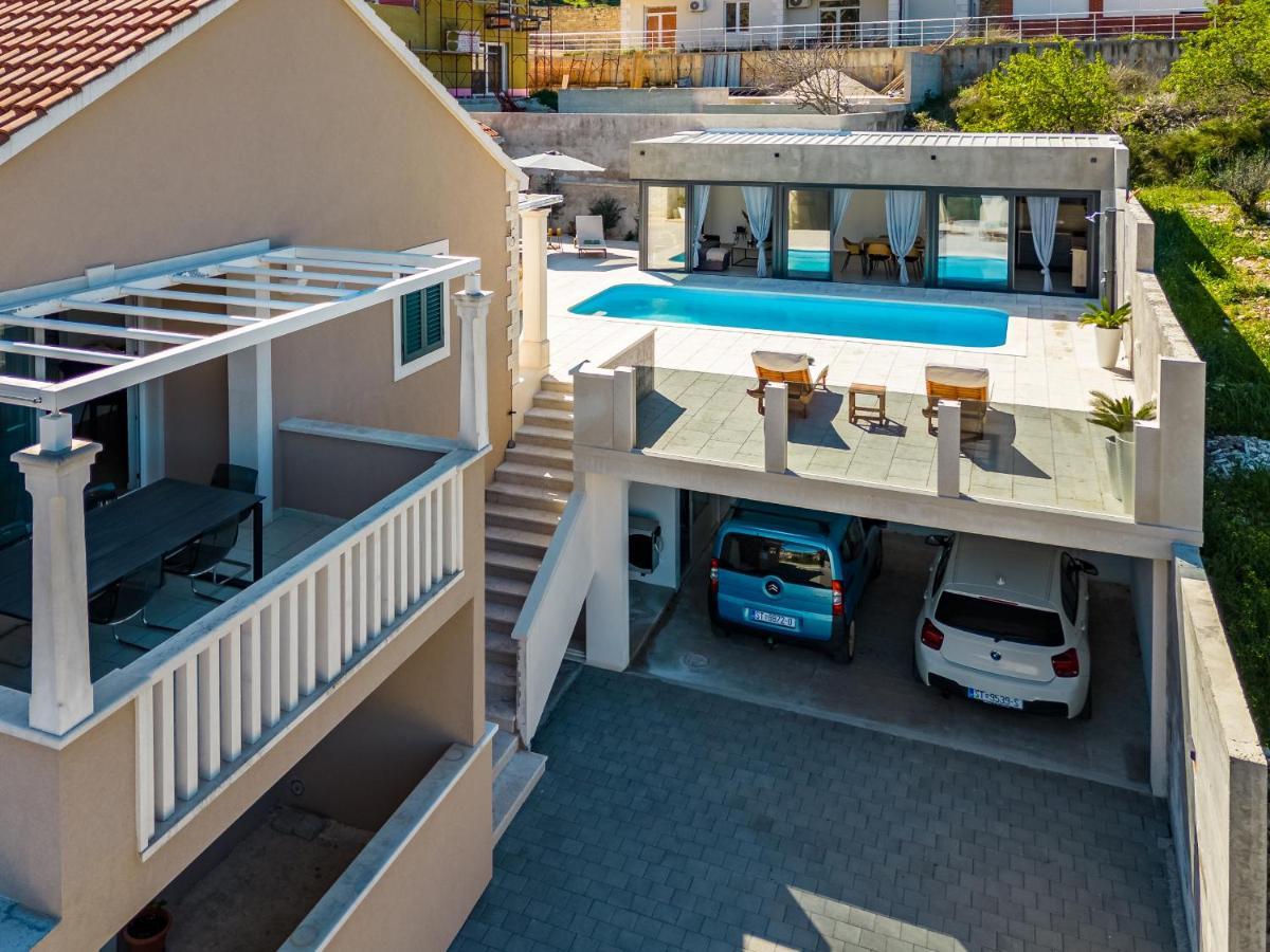 Villa Tm With Private Heated Pool, Poolhouse & Private Garage Милна Экстерьер фото