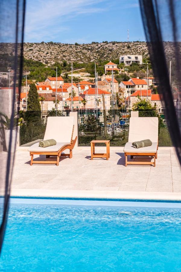 Villa Tm With Private Heated Pool, Poolhouse & Private Garage Милна Экстерьер фото