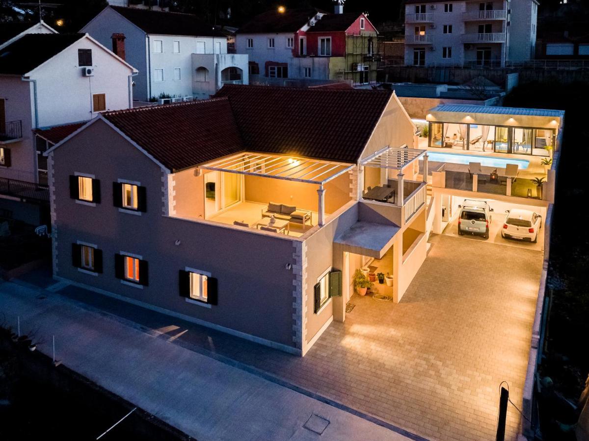 Villa Tm With Private Heated Pool, Poolhouse & Private Garage Милна Экстерьер фото