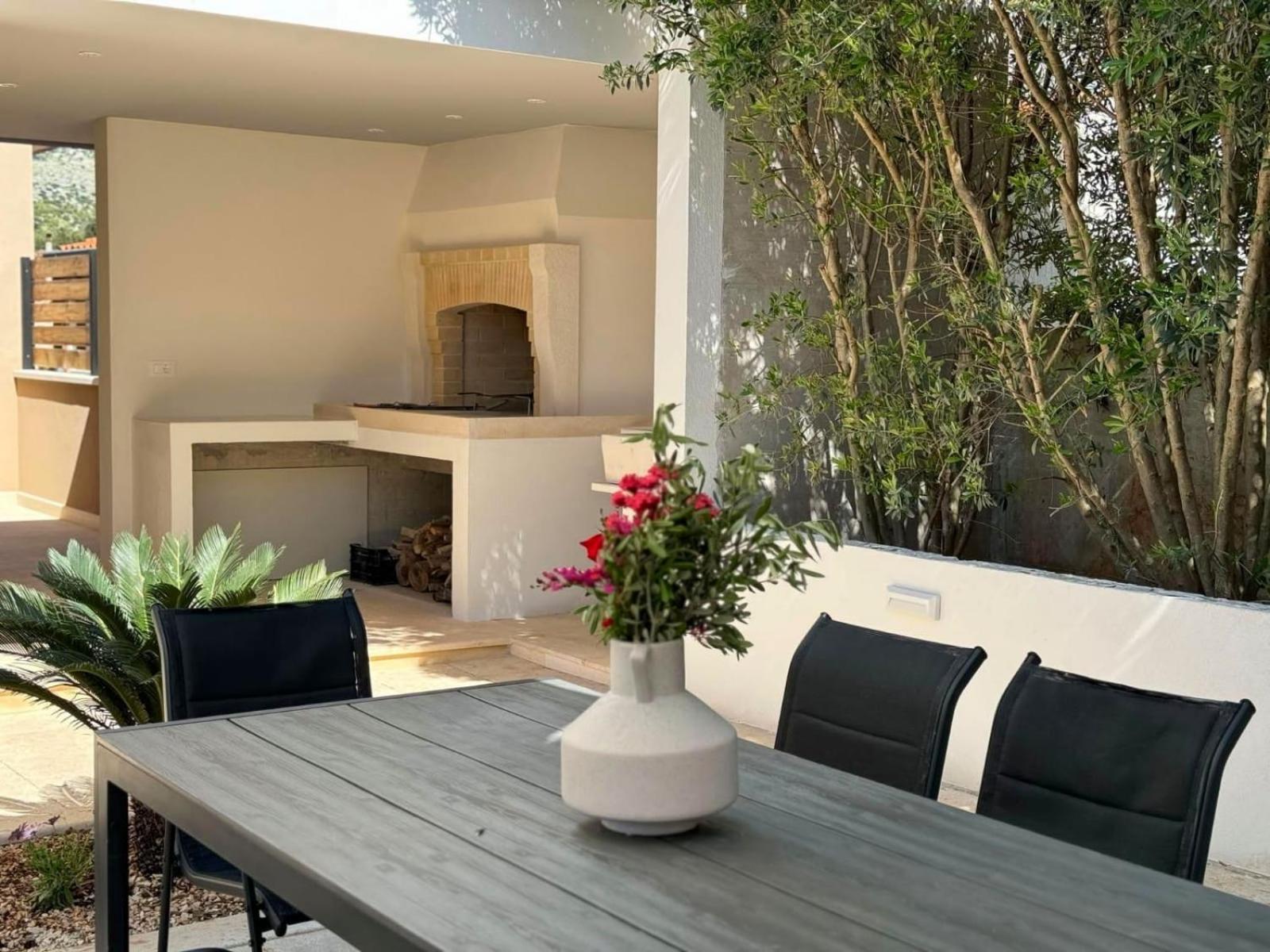 Villa Tm With Private Heated Pool, Poolhouse & Private Garage Милна Экстерьер фото